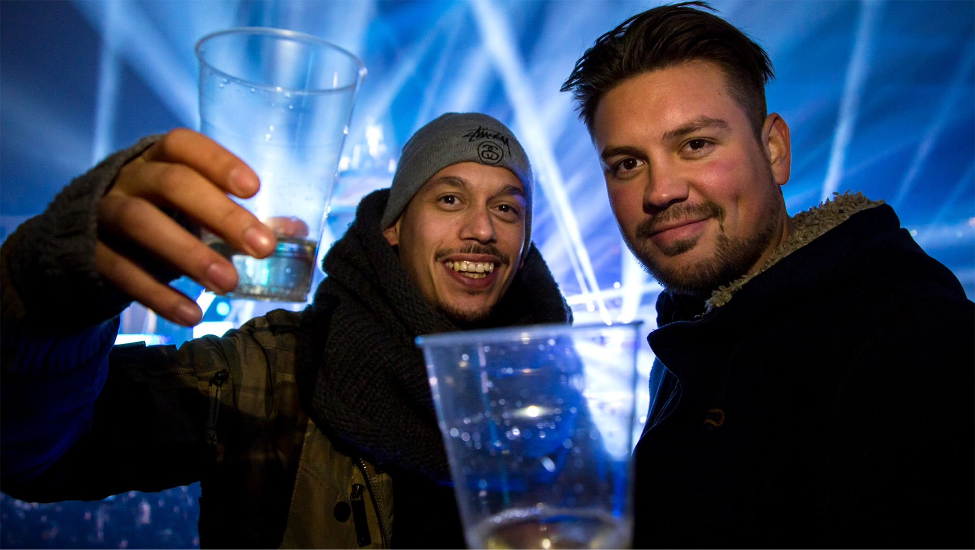 Ein Bild zeigt die Gründer der Agentur brot & salz bei dem Event Silvester Berlin, der größten organisierten Silvester Veranstaltung der Welt.