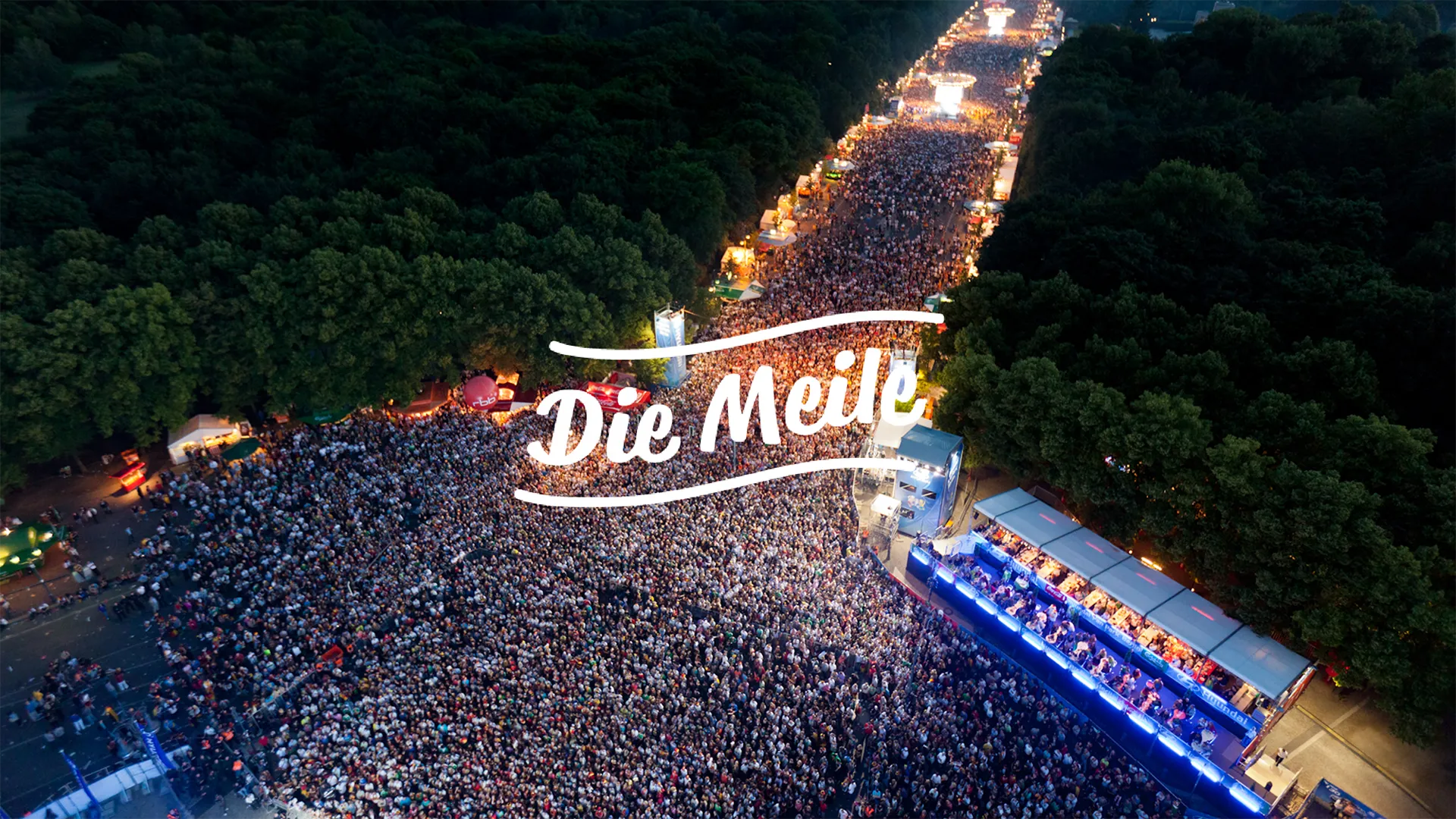 Ein Bild zeigt das Cover von "Die Meile" der deutschen Fanmeile am Brandenburger Tor.