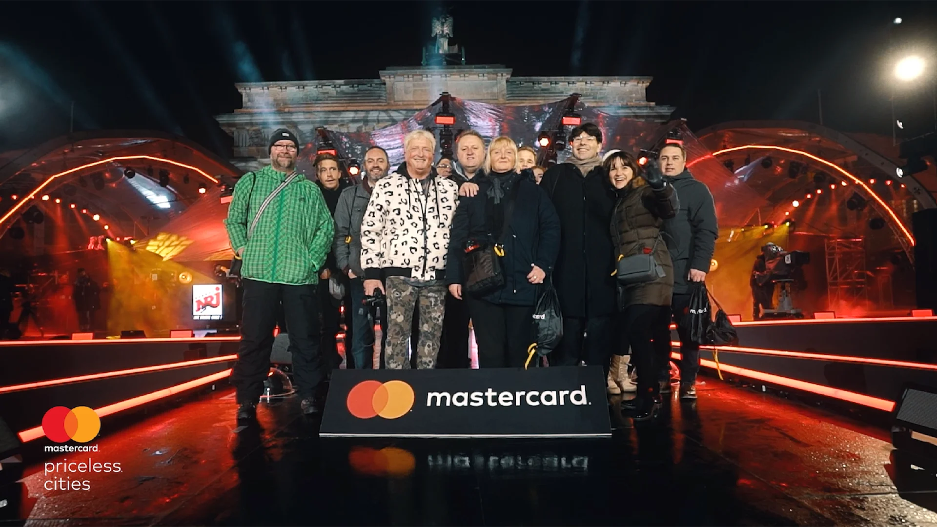 Ein Bild zeigt die MasterCard Opener Bühne am Brandneburger Tor zur Kampagne "priceless cities".