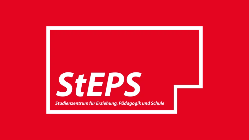 One picture shows the red logo of StEPS, the in-service training program of the Berlin Senate Department for Education, Youth and Sports.