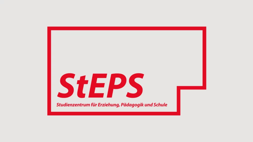 One picture shows the logo of StEPS, the in-service training program of the Berlin Senate Department for Education, Youth and Sports.